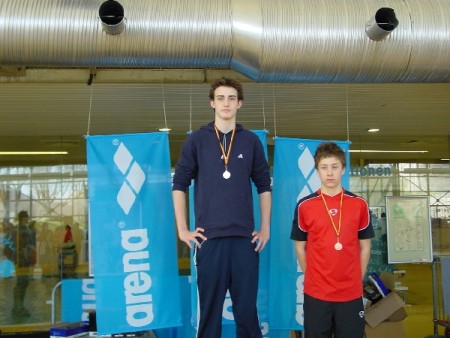 Siegerehrung ber 100 m Brust 1. Platz fr Patrick