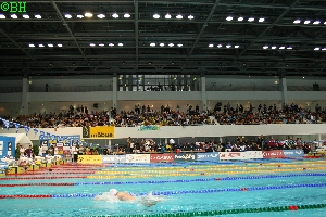 Die ausverkaufte Schwimmhalle